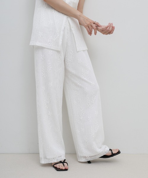 select MOCA（セレクトモカ）の「リラックスシアー刺繍パンツ【セットアップ対応】（その他パンツ・レディース・ホワイト/ブラック/ブラウン・LARGE/MEDIUM）」の2枚目の写真