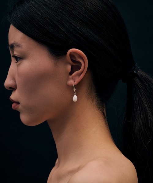 Fauvirame（フォーヴィレイム）の「【Fauvirame】26SS新作 Drop Glass Earrings / ドロップグラスイヤリング（ピアス（両耳用）・レディース・White・ONE SIZE）」の2枚目の写真