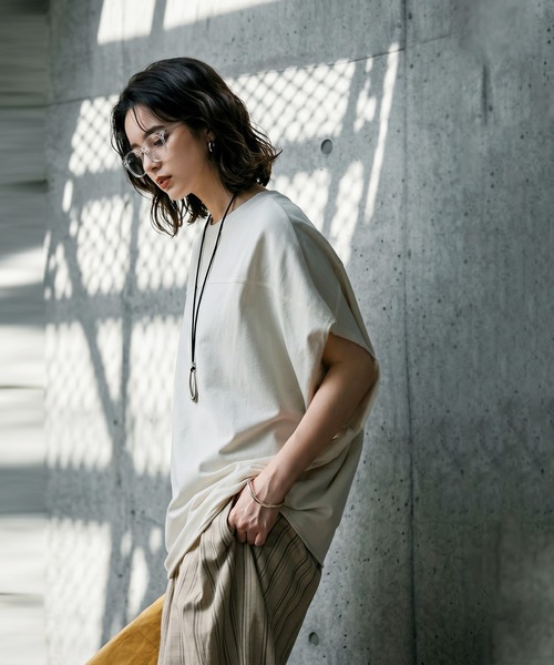 antiqua(アンティカ)の「綿100 半袖 無地 クルーネック カットソー(Tシャツ/カットソー・レディース・ブルー/アイボリー/スミクロ/ブラック・ONESIZE)」の6枚目の写真