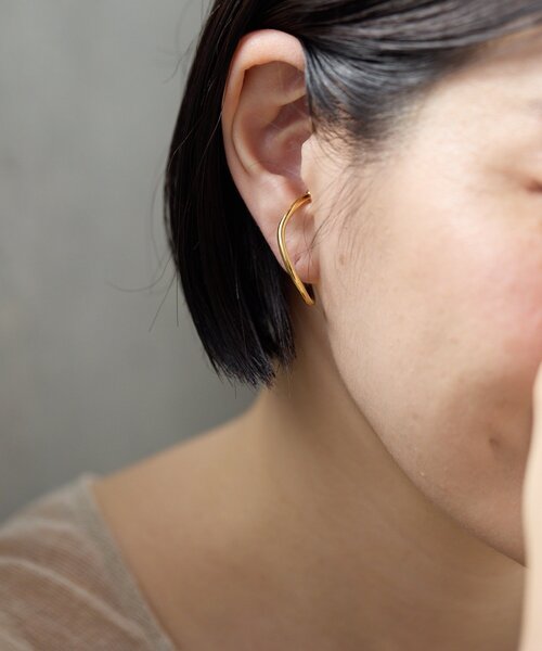 ear PAPILLONNER(イアパピヨネ)の「SETオーバルフープイヤーカフ(イヤーカフ・レディース・シルバー/ゴールド・FREE)」の13枚目の写真