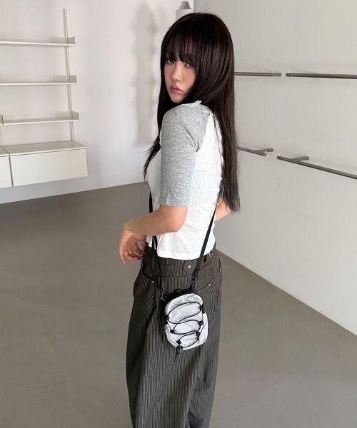 4INT.(フォイント)の「無地 配色 ラグラン 半袖 / 5分袖 クロップド Tシャツ(Tシャツ/カットソー・レディース・グレー/ブラック/ネイビー・FREE)」の20枚目の写真
