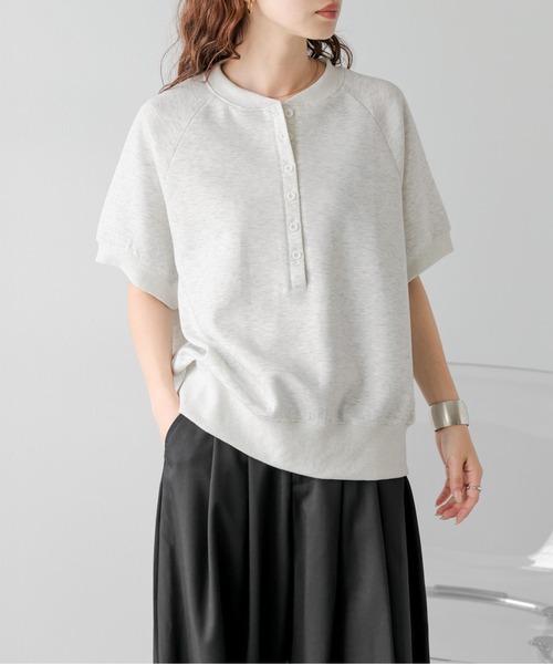 SUGAR BISKET（シュガービスケット）の「ヘンリーネックトップス（Tシャツ/カットソー・レディース・ベージュ/ブラック/杢グレー・フリー）」の2枚目の写真