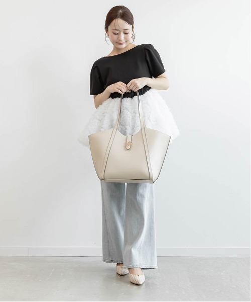 RANDA(ランダ)の「【A4対応】モノグラムベルトスクエアトートバッグ(トートバッグ・レディース・ブラック/アイボリー/グレイッシュベージュ・LL)」の14枚目の写真