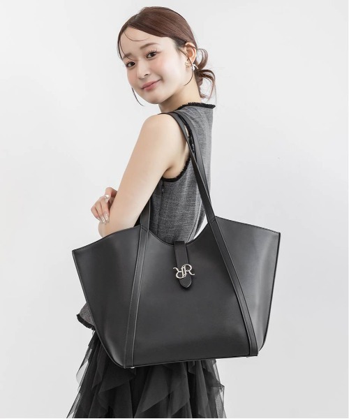 RANDA(ランダ)の「【A4対応】モノグラムベルトスクエアトートバッグ(トートバッグ・レディース・ブラック/アイボリー/グレイッシュベージュ・LL)」の16枚目の写真