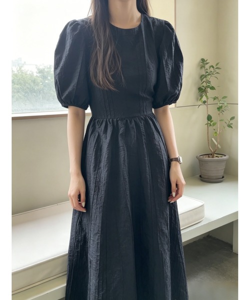 FAVORITO(ファヴォリート)の「半袖クルーネックワンピース(ワンピース・レディース・ベージュ/ブラック・F)」の7枚目の写真