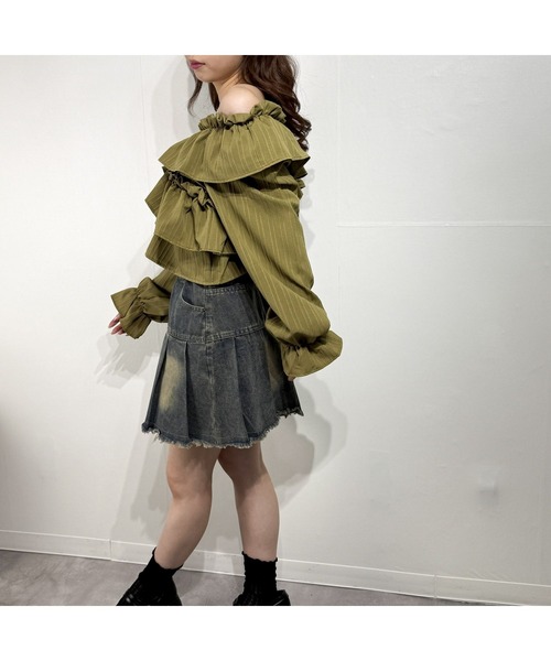 marcydorn(マーシードルン)の「フリルスリーブ オフショルブラウス オフショルダー(シャツ/ブラウス・レディース・ホワイト/ブラック/オリーブ・S/M/L)」の13枚目の写真