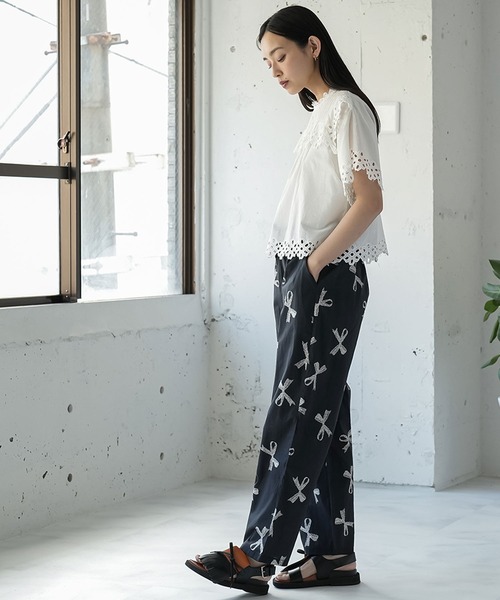 mili an deni(ミリアンデニ)の「フロントタックスカラップレースブラウス(シャツ/ブラウス・レディース・ブラック/オフホワイト・M)」の7枚目の写真