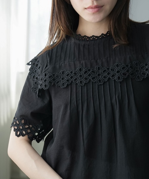 mili an deni(ミリアンデニ)の「フロントタックスカラップレースブラウス(シャツ/ブラウス・レディース・ブラック/オフホワイト・M)」の14枚目の写真
