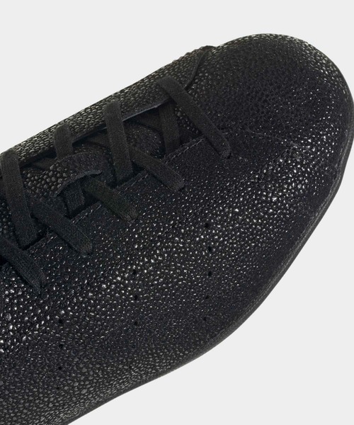 adidas(アディダス)の「スタンスミス ロー プロ / Stan Smith Lo Pro / アディダスオリジナルス adidas Originals(スニーカー・レディース・ブラック・23.5cm/23.0cm/22.5cm/22.0cm/28.5cm/28.0cm/27.5cm/27.0cm/26.5cm/26.0cm/25.5cm/25.0cm/24.5cm/24.0cm/30.0cm/29.5cm/29.0cm)」の3枚目の写真