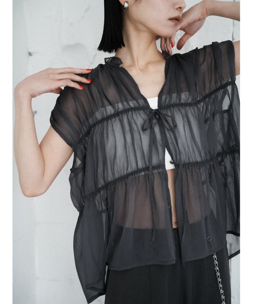 Katrin TOKYO（カトリーントーキョー）の「triple shirring sleeveless blouse（シャツ/ブラウス・レディース・ピンク/チャコールグレー/レッド/ホワイト・XS/FREE）」の2枚目の写真