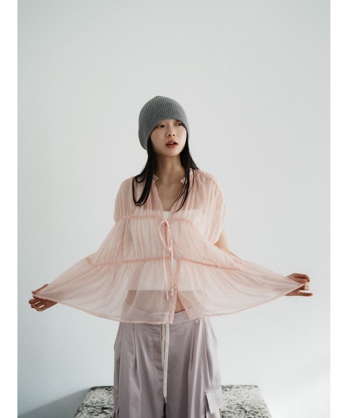 Katrin TOKYO（カトリーントーキョー）の「triple shirring sleeveless blouse（シャツ/ブラウス・レディース・ピンク/チャコールグレー/レッド/ホワイト・XS/FREE）」の11枚目の写真
