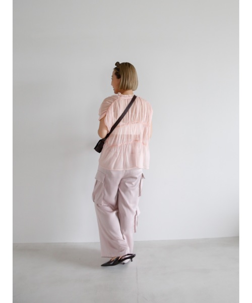 Katrin TOKYO（カトリーントーキョー）の「triple shirring sleeveless blouse（シャツ/ブラウス・レディース・ピンク/チャコールグレー/レッド/ホワイト・XS/FREE）」の19枚目の写真