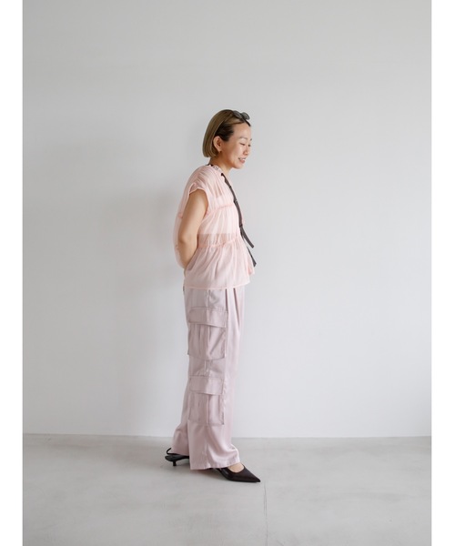 Katrin TOKYO（カトリーントーキョー）の「triple shirring sleeveless blouse（シャツ/ブラウス・レディース・ピンク/チャコールグレー/レッド/ホワイト・XS/FREE）」の20枚目の写真