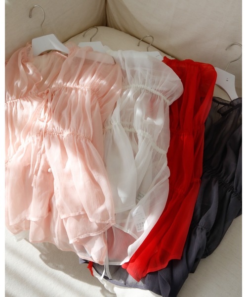 Katrin TOKYO（カトリーントーキョー）の「triple shirring sleeveless blouse（シャツ/ブラウス・レディース・ピンク/チャコールグレー/レッド/ホワイト・XS/FREE）」の8枚目の写真
