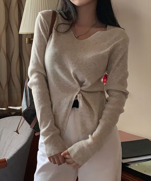 Girly Doll(ガーリードール)の「スリットボタンVネックニット(ニット/セーター・レディース・ベージュ/グレー/ブラック/ピンク・F)」の13枚目の写真