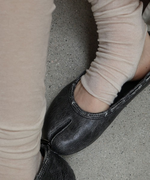 PAES（ペイズ）の「【WEB先行予約】[PAES/ペイズ] ヴィンテージ加工 LEATHER STRING フラットシューズ（バレエシューズ・レディース・ホワイト/ブラック・23.5/23/24.5/24）」の5枚目の写真