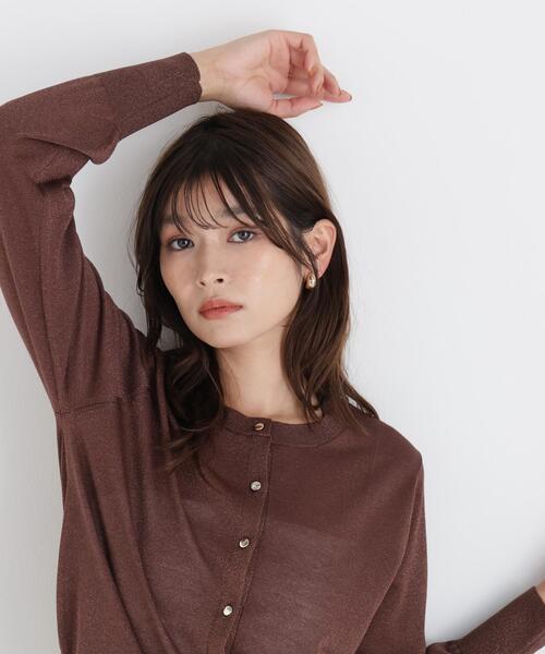 NATURAL BEAUTY BASIC(ナチュラルビューティーベーシック)の「ラメシアーベーシックカーディガン(カーディガン/ボレロ・レディース・ダークブラウン/チャコールグレー/ブルー・フリ-)」の1枚目の写真