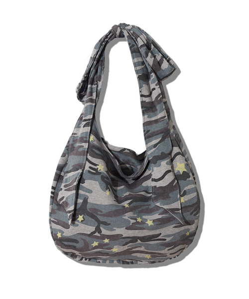 ITZAVIBE(イッザバイブ)の「CAMO STAR REVERSIBLE RIBBON BAG(メッセンジャーバッグ・レディース・その他・FREE)」の9枚目の写真