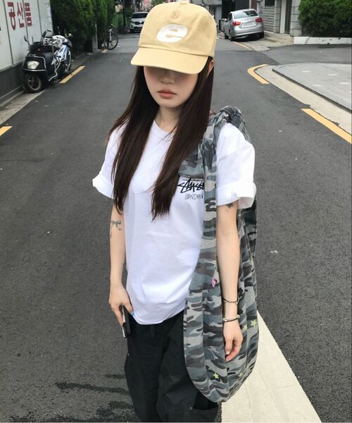 ITZAVIBE(イッザバイブ)の「CAMO STAR REVERSIBLE RIBBON BAG(メッセンジャーバッグ・レディース・その他・FREE)」の2枚目の写真