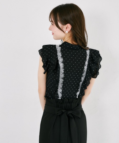 tocco closet(トッコ クローゼット)の「レース装飾ドットラッフルフリルブラウス(シャツ/ブラウス・レディース・ブラック/アイボリー・M)」の16枚目の写真