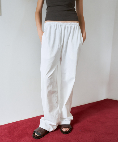 38COMEONCOMMON（38カモンコモン）の「Wide Drawstring Hem Pants (White)（スウェットパンツ・レディース・その他・FREE）」の2枚目の写真