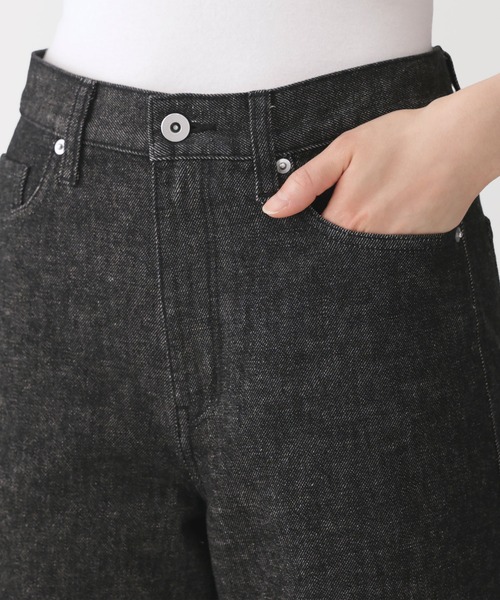 無印良品(ムジルシリョウヒン)の「婦人 木の実から作ったカポック混 デニムストレートパンツ 黒(デニムパンツ・レディース・ブラック・S/M/L/XL/XS)」の5枚目の写真