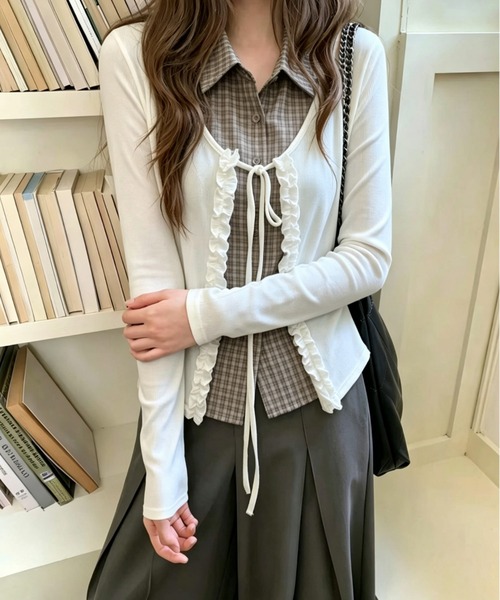 GEMEDA(ジェメダ)の「3色展開フェイクレイヤードデザインチェック柄ロンT(Tシャツ/カットソー・レディース・ホワイト/ブラック/ブラウン・M)」の2枚目の写真