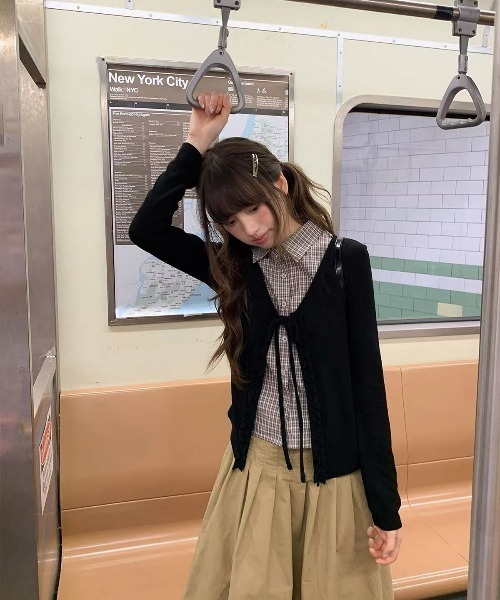 GEMEDA(ジェメダ)の「3色展開フェイクレイヤードデザインチェック柄ロンT(Tシャツ/カットソー・レディース・ホワイト/ブラック/ブラウン・M)」の9枚目の写真