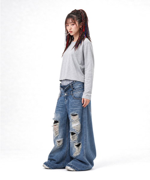 C WEAR BY THE GENIUS(シーウェアバイザジーニアス)の「オーバーサイズロングスリーブクロップTシャツグレー(Tシャツ/カットソー・レディース・その他・SMALL/MEDIUM/LARGE/X-LARGE/XX-LARGE)」の4枚目の写真