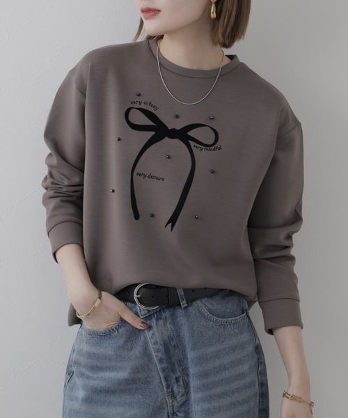 Miunelora(ミューネローラ)の「Miunelora リボンモチーフダンボールプルオーバー 長袖(Tシャツ/カットソー・レディース・アイボリー/モカ・38)」の2枚目の写真