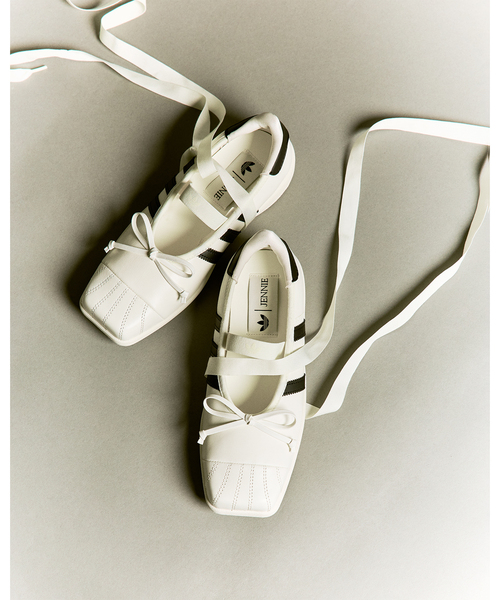 adidas(アディダス)の「【ADIDAS × JENNIE】 SUPERSTAR SQ BALLET W(スニーカー・レディース・ブラック/ホワイト・24cm/23cm/25cm/24.5cm/23.5cm)」の19枚目の写真