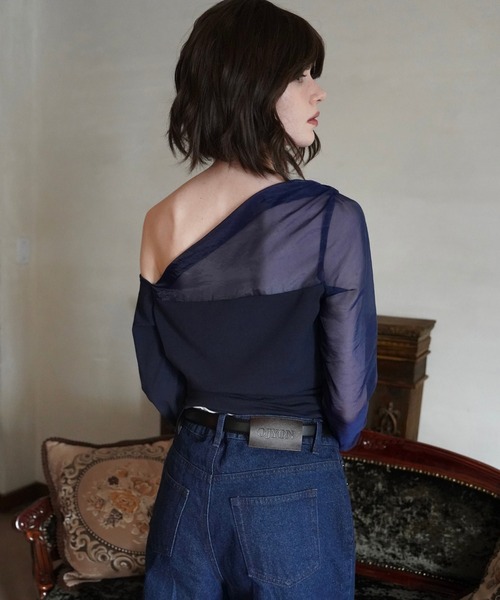 OJYON(オジョン)の「courser asymmetry sheer top(その他トップス・レディース・クリーム/ブラウン/ネイビー・FREE)」の4枚目の写真
