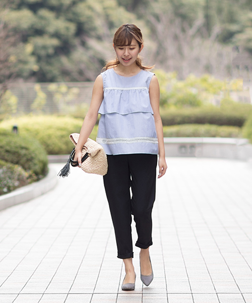 NATURAL BEAUTY BASIC（ナチュラルビューティーベーシック）の「バイカラータッセルトートバッグ（トートバッグ・レディース・ブラック/ベージュ・ﾌﾘ-）」の11枚目の写真