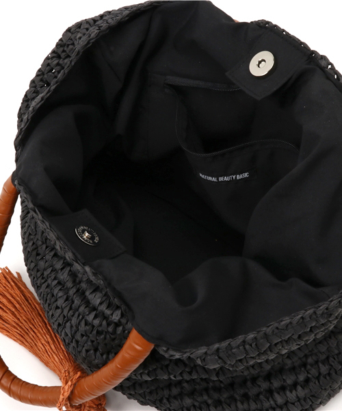 NATURAL BEAUTY BASIC（ナチュラルビューティーベーシック）の「バイカラータッセルトートバッグ（トートバッグ・レディース・ブラック/ベージュ・ﾌﾘ-）」の7枚目の写真