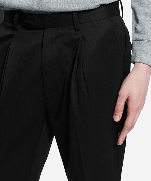 Saturdays NYC（サタデーズ ニューヨークシティ ）の「Gordy Pleated Twill Pants（スラックス・メンズ・ブラック/ベージュ/ネイビー・30/32/29/28/34）」の4枚目の写真