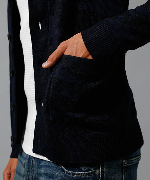 AZUL by moussy（アズールバイマウジー）の「シャドー迷彩ジャガードショールカーディ（カーディガン/ボレロ・メンズ・ブラック/ネイビー・LARGE/MEDIUM/SMALL/X-LARGE/X-SMALL）」の17枚目の写真