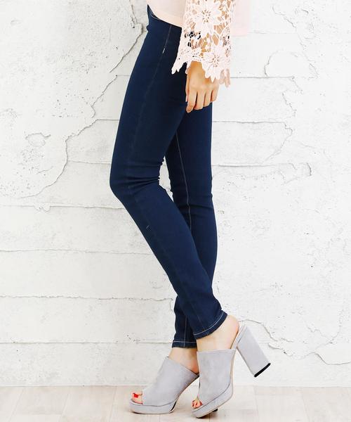 Girly Doll（ガーリードール）の「履き心地抜群のスキニーパンツ!!（デニムパンツ・レディース・ブラック/ホワイト/インディゴブルー/ワンウォッシュ/ダークインディゴブルー・M/S/XS/L/LL）」の12枚目の写真