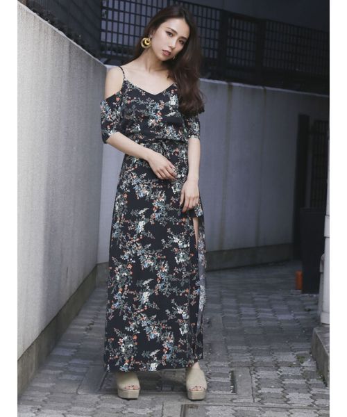 EMODA(エモダ)の「スリットレイヤーマキシワンピース(ワンピース・レディース・ブラック/ベージュ/その他・FREE)」の4枚目の写真