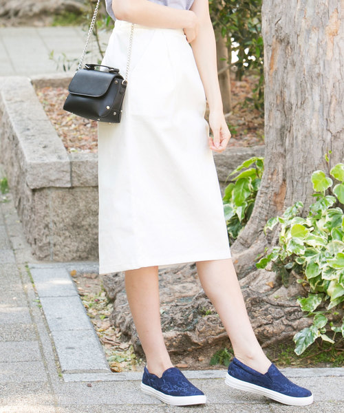 KOBE LETTUCE（コウベレタス）の「ミディアム丈バックスリットチノタイトスカート レディース ボトムス[M2156]神戸レタス（スカート・レディース・オフホワイト/マスタード/カーキ/ベージュ/ネイビー/レッド・FREE）」の2枚目の写真