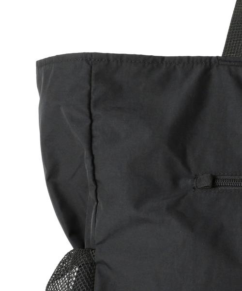 POP TRADING COMPANY（ポップトレーディングカンパニー）の「＜POP TRADING COMPANY＞ PACK TOTE/バック（トートバッグ・メンズ・ブラック・FREE）」の5枚目の写真