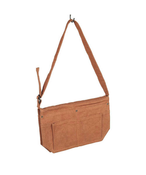 DULTON（ダルトン）の「WAX CANVAS MULTIPURPOSE TOOL BAG/キャンバス生地 ウエストポーチ（ボディバッグ/ウエストポーチ・メンズ・オリーブ/キャメル・FREE）」の6枚目の写真