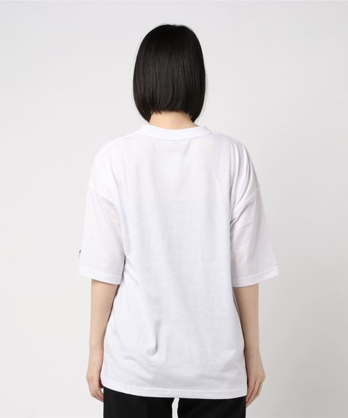 FILA(フィラ)の「FILA/フィラ オーバーサイズ ミニロゴ ワンポイント刺繍 半袖Tシャツ(Tシャツ/カットソー・メンズ・ホワイト/ブラック/ダークグリーン/ベージュ/パープル/パープル系その他/ホワイト系その他/ベージュ系その他2/ブラック系その他/ベージュ系その他/グリーン/ブルー/グリーン系その他/グレイッシュベージュ・LL/M/L)」の19枚目の写真