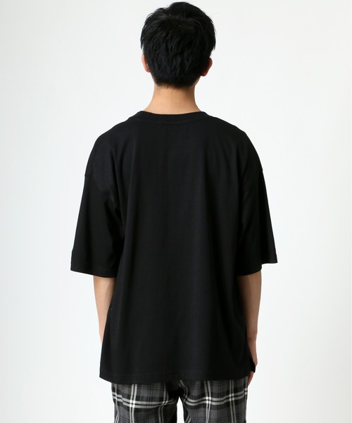 FILA(フィラ)の「FILA/フィラ オーバーサイズ ミニロゴ ワンポイント刺繍 半袖Tシャツ(Tシャツ/カットソー・メンズ・ホワイト/ブラック/ダークグリーン/ベージュ/パープル/パープル系その他/ホワイト系その他/ベージュ系その他2/ブラック系その他/ベージュ系その他/グリーン/ブルー/グリーン系その他/グレイッシュベージュ・LL/M/L)」の17枚目の写真