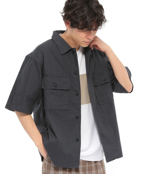 LAKOLE(ラコレ)の「リネン混クロップドCPOシャツ / LAKOLE(シャツ/ブラウス・メンズ・ブラック/ブラウン/ベージュ/オリーブ・MEDIUM/LARGE)」の2枚目の写真