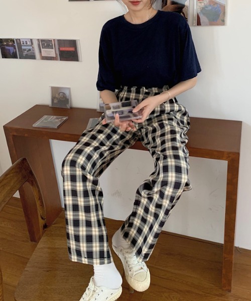 ABITOKYO（アビトーキョー）の「タック入り セミワイドチェックパンツ（その他パンツ・レディース・ホワイト/ブラック/ライトグリーン・S/M/L）」の3枚目の写真