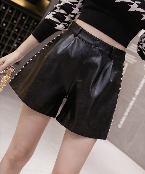 yuue' ( wear )（ユーイ）の「サイドパール フェイクレザーショートパンツ（その他パンツ・レディース・ブラック・M/L/S）」の8枚目の写真