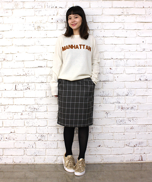 mystic（ミスティック）の「MANHATTANロゴ刺繍プルオーバー（ニット/セーター・レディース・アイボリー/ブラック/グレー・FREE）」の6枚目の写真