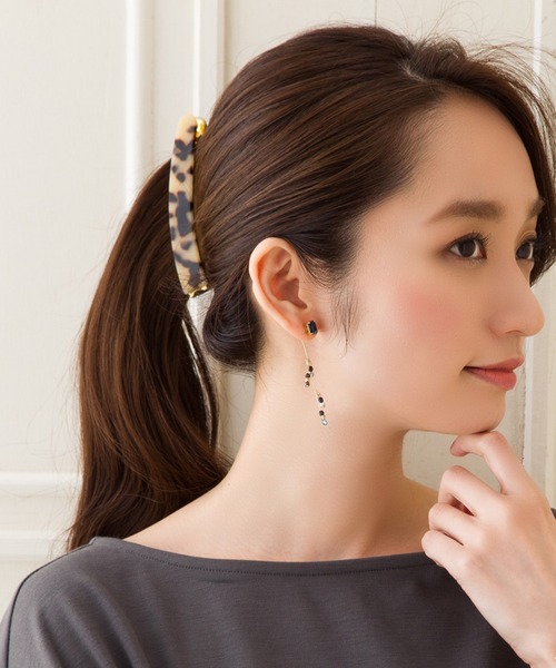 florist(フローリスト)の「滑り止めつきべっ甲柄バナナクリップ(バレッタ/ヘアクリップ・レディース・ベージュ/パープル/ブラウン/グレー/オフホワイト/オレンジ/トップグレー/バイオレット/キャメル/ブラウン系その他2/ダークネイビー/ブラック/ライトピンク/ネイビー・FREE)」の8枚目の写真