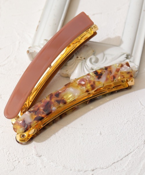 florist(フローリスト)の「滑り止めつきべっ甲柄バナナクリップ(バレッタ/ヘアクリップ・レディース・ベージュ/パープル/ブラウン/グレー/オフホワイト/オレンジ/トップグレー/バイオレット/キャメル/ブラウン系その他2/ダークネイビー/ブラック/ライトピンク/ネイビー・FREE)」の14枚目の写真