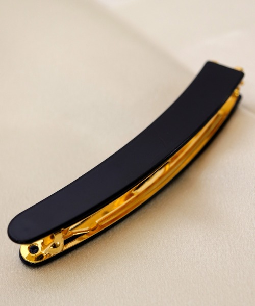 florist(フローリスト)の「滑り止めつきべっ甲柄バナナクリップ(バレッタ/ヘアクリップ・レディース・ベージュ/パープル/ブラウン/グレー/オフホワイト/オレンジ/トップグレー/バイオレット/キャメル/ブラウン系その他2/ダークネイビー/ブラック/ライトピンク/ネイビー・FREE)」の3枚目の写真